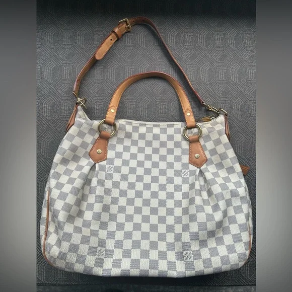 Louis Vuitton Evora MM - Picture 2 of 14